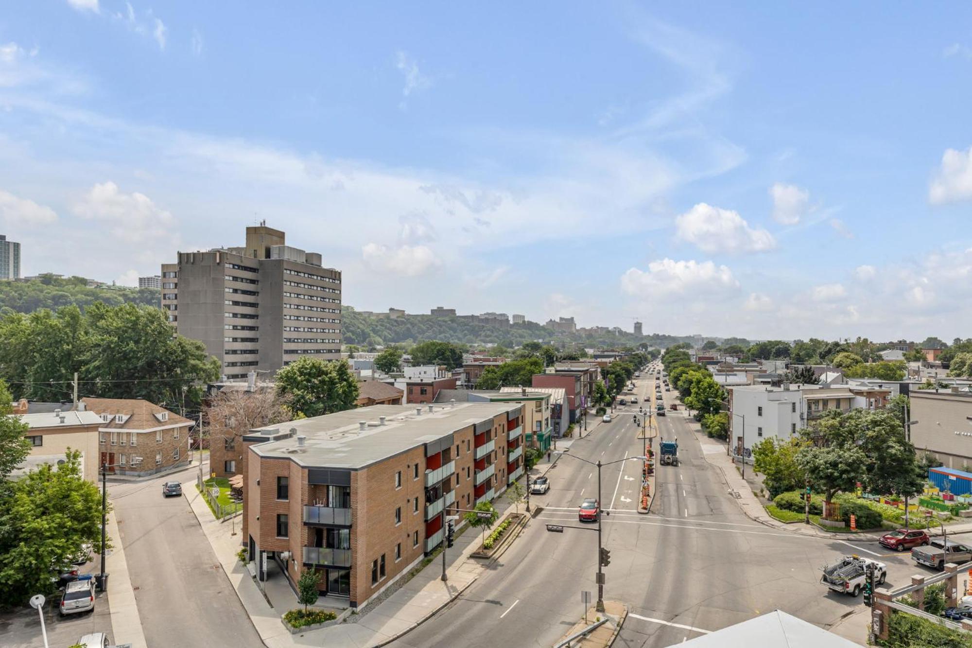 Initial / Spritz / Downtown Qc +Stat Quebeque Exterior foto